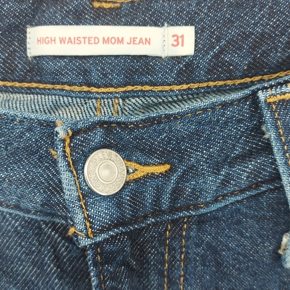 Levi's HIGH WAISTED MOM WOMEN'S JEANS SIZE 31 - Picture 6 of 9
